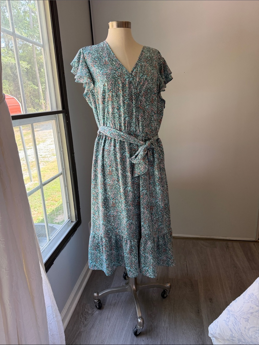 LC Lauren Conrad Teal Floral V-Neck Tie-Waist Midi Dress